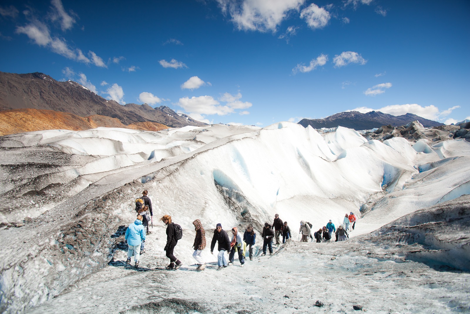 Trekking de gelo grande sobre a geleira - Imagem 12