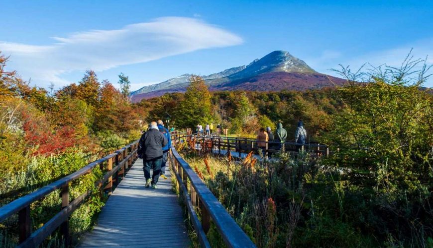 mayo en ushuaia pasarelas del parque nacional