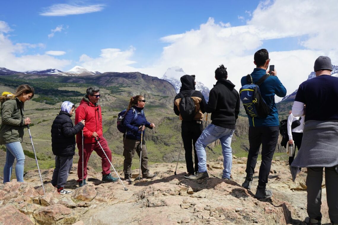 group trekking to the viewpoints