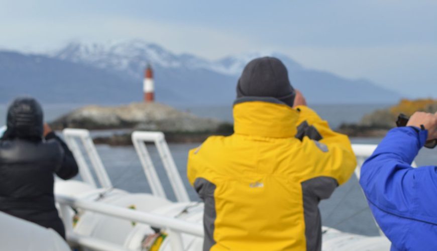 canal beagle persona sacando foto